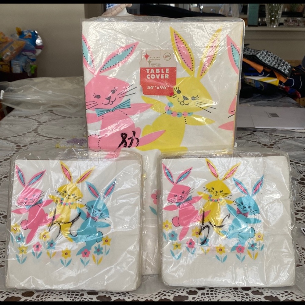 Easter Motif Vintage Napkins - Tuttle Press